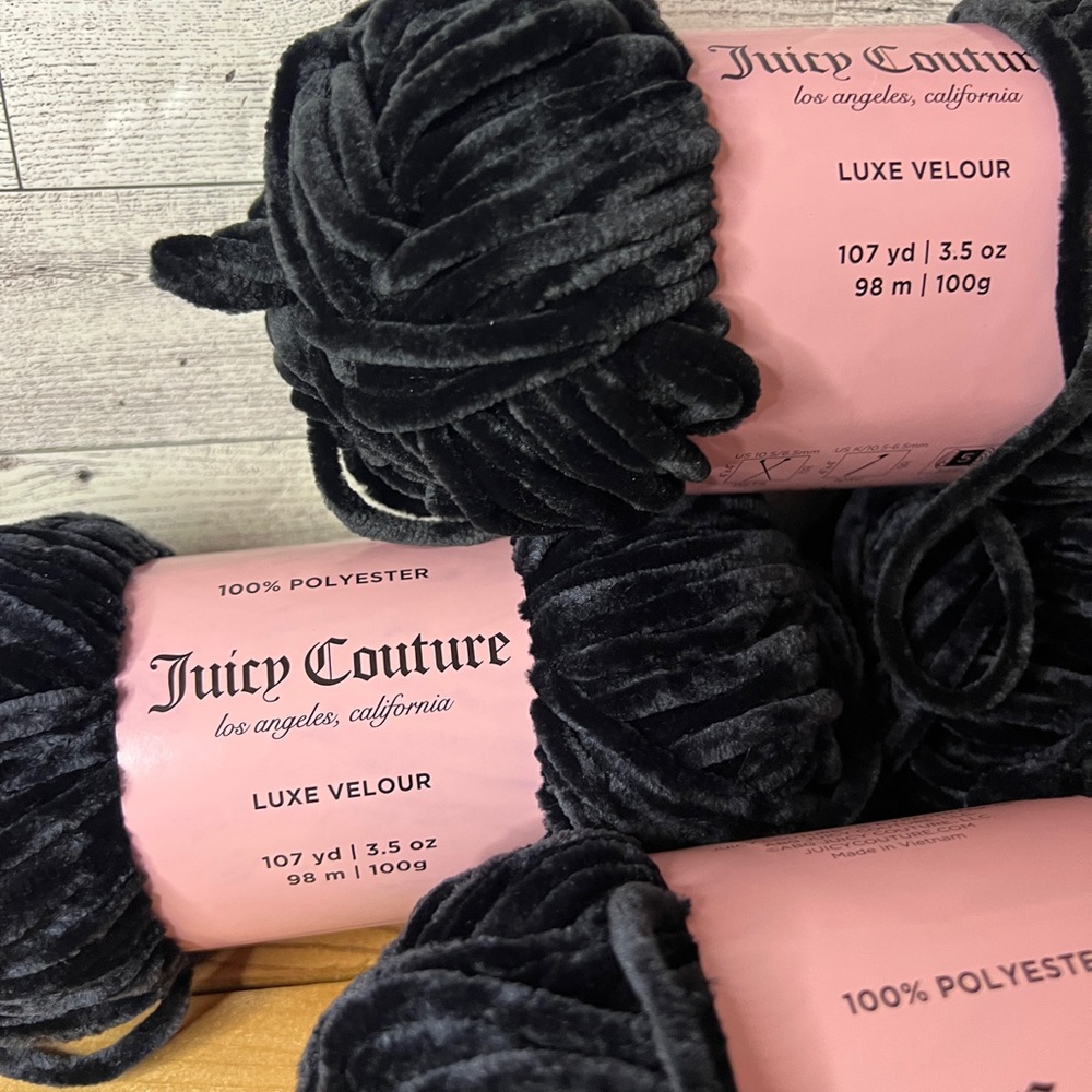 Juicy Couture Luxe Velour Yarn in Black - Picture 3 of 7